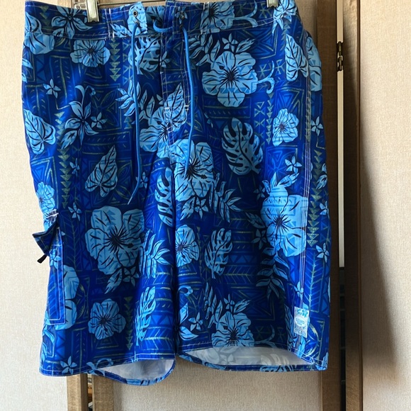 Other - FINAL MARKDOWN Men’s board shorts 36